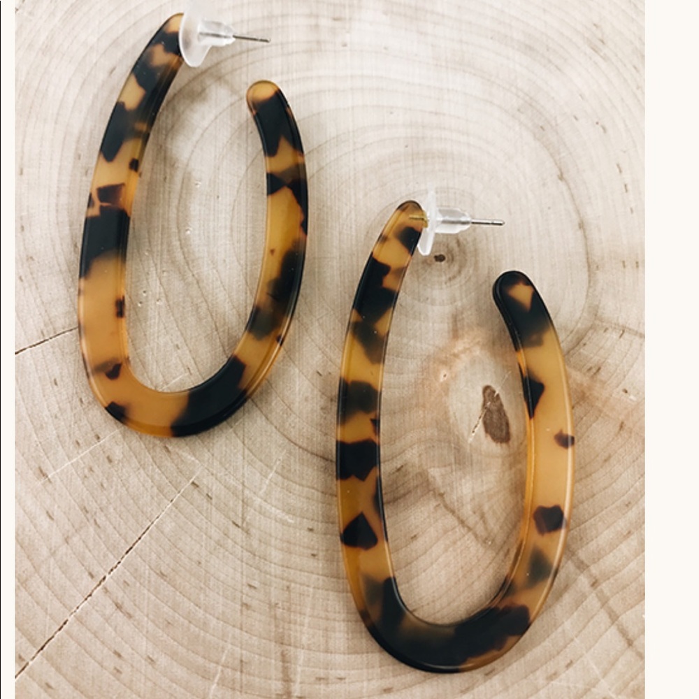 NWT Oval Tortoise Earring